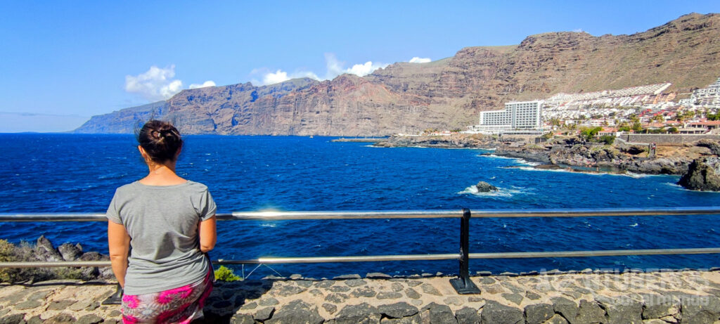 Vista a Los Gigantes desde el paseo